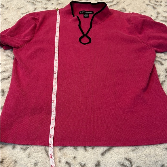 Designers Originals Magenta Crop Top with Black Accent - Picture 5 of 5